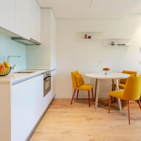 W/ Balcony, Pool & Gym In Antas By Hostwise Appartement