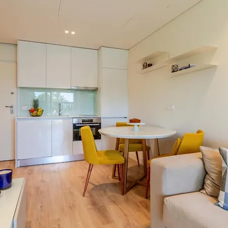 W/ Balcony, Pool & Gym In Antas By Hostwise *