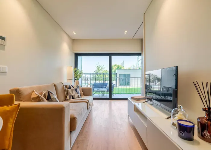 公寓 W/ Balcony, Pool & Gym In Antas By Hostwise