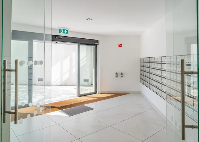 W/ Balcony, Pool & Gym In Antas By Hostwise