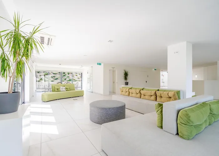 W/ Balcony, Pool & Gym In Antas By Hostwise Lejlighed