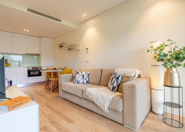 公寓 W/ Balcony, Pool & Gym In Antas By Hostwise *