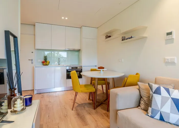 W/ Balcony, Pool & Gym In Antas By Hostwise *