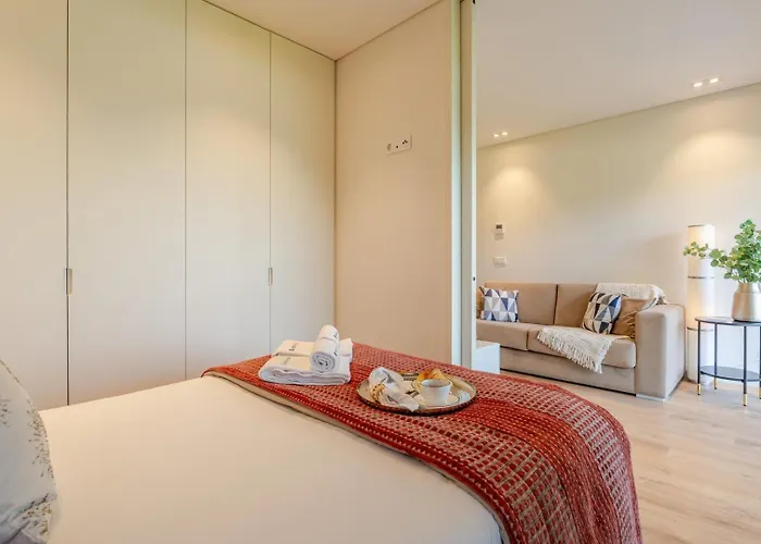 W/ Balcony, Pool & Gym In Antas By Hostwise *