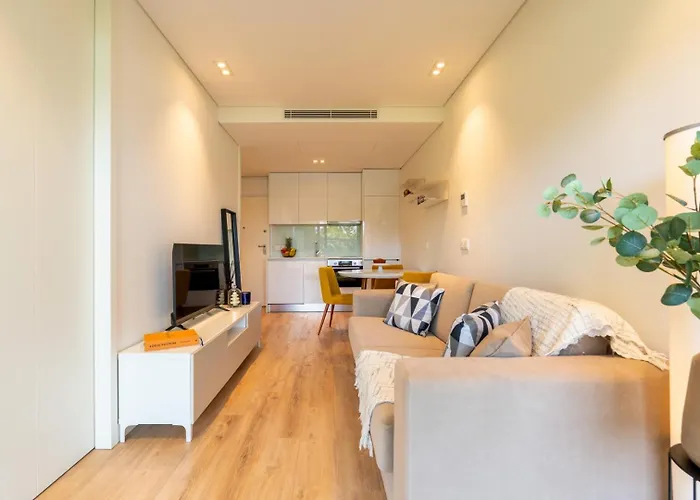 W/ Balcony, Pool & Gym In Antas By Hostwise * Oporto