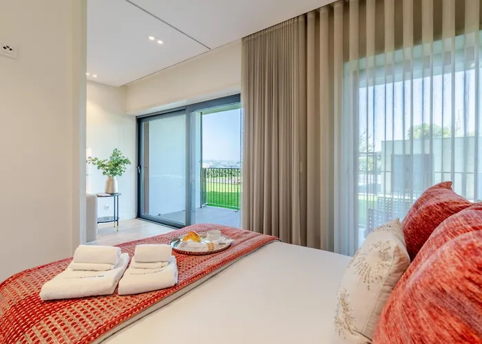 W/ Balcony, Pool & Gym In Antas By Hostwise