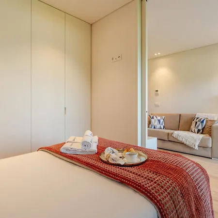 W/ Balcony, Pool & Gym In Antas By Hostwise *